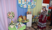 За родником белый храм
